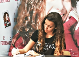 Iris Ferrari - Una di Voi - Youtuber - Centro Commerciale Itaca