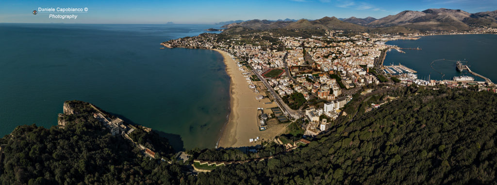 DJI_0017-Pano-jpeg-web-1024x381 Casa vacanza - Gaeta