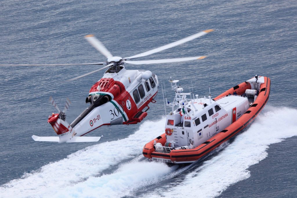 Guardia Costiera di Gaeta, impegnata nelle ricerche di un disperso in mare