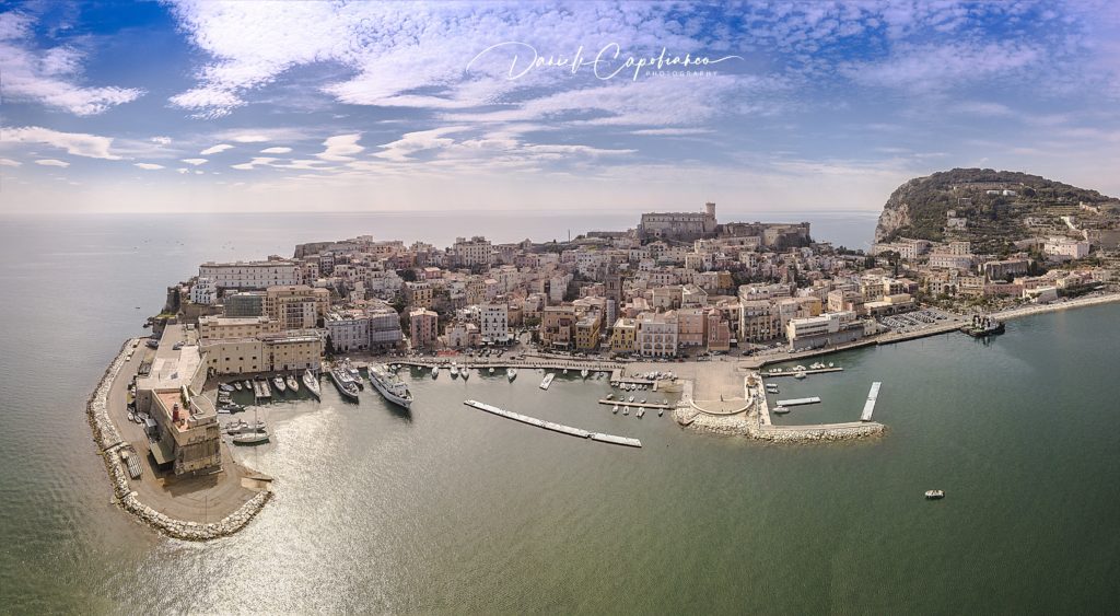 Gaeta mare d’inverno spiaggia di Serapo